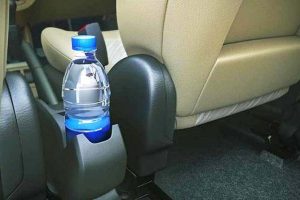 Zašto ne treba piti vodu iz plastične flaše koja je stajala u vašem automobilu na vrućini?